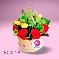 Box de 10 Tulipanes, 8 Rosas y un Topper
